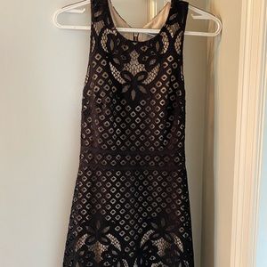 Chelsea 28 lace overlay dress sz xs